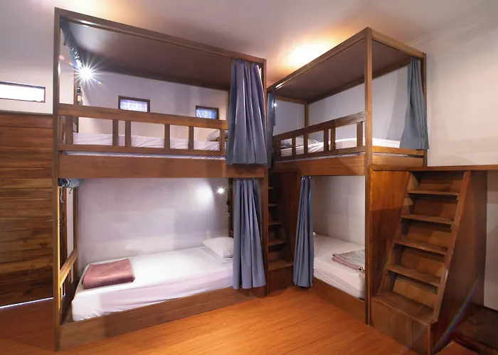 Hostel Simpang *